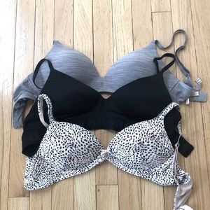3 wireless Victoria Secret bras